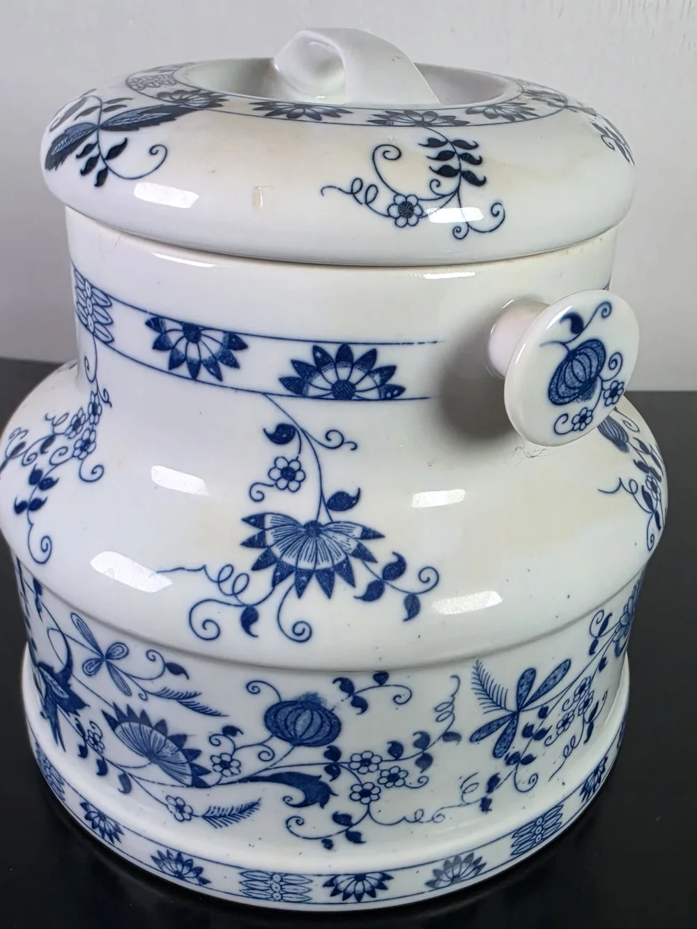Vienna Woods Biscuit Jar